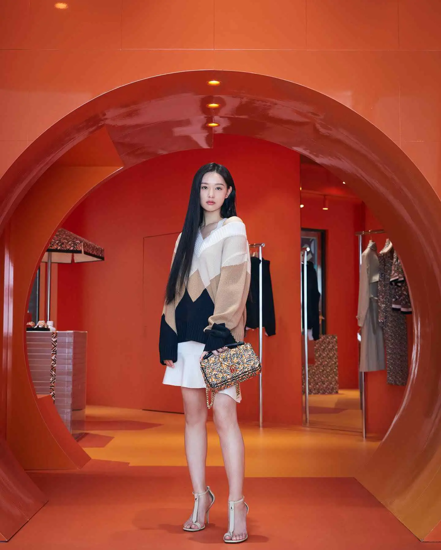 Kim Ji Won - kim-ji-won-10.webp